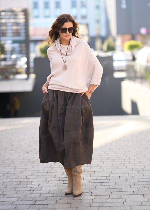 Brązowa, rozkloszowana spódnica midi o lekkiej strukturze