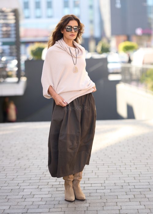 Brązowa, rozkloszowana spódnica midi o lekkiej strukturze