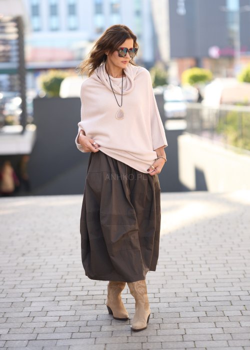 Brązowa, rozkloszowana spódnica midi o lekkiej strukturze