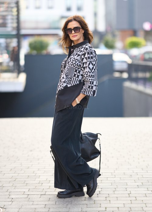 Czarne szerokie spodnie z lnu o kroju palazzo, z elastycznym pasem i wiązaniem, w stylu casual