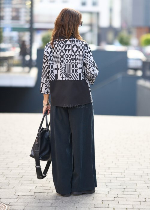 Czarne szerokie spodnie z lnu o kroju palazzo, z elastycznym pasem i wiązaniem, w stylu casual