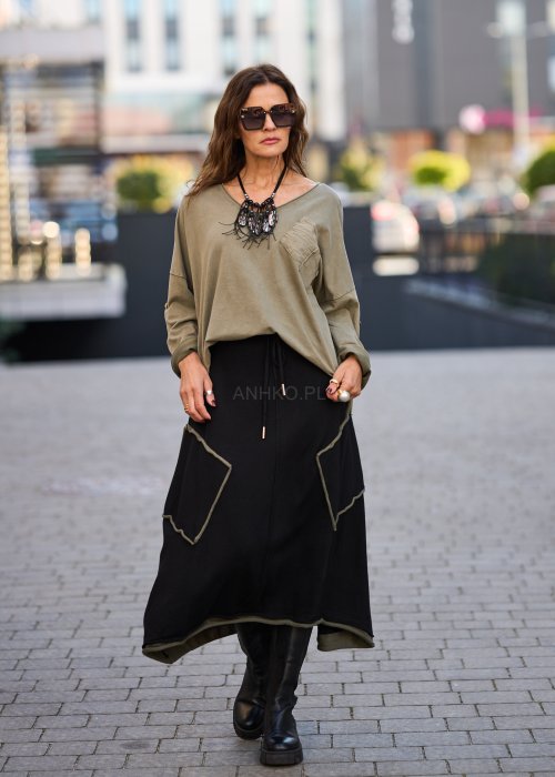 Khaki bluzka damska z długim rękawem i kieszenią na piersi o luźnym kroju w stylu casual