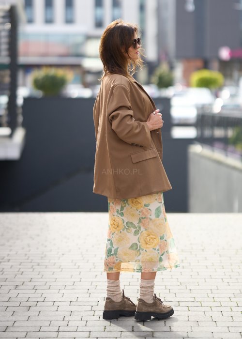 Spódnica midi w kwiatowy wzór z wysokim stanem, lekki, zwiewny fason w kobiecej, miejskiej stylizacji.