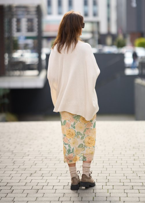 Spódnica midi w kwiatowy wzór z wysokim stanem, lekki, zwiewny fason w kobiecej, miejskiej stylizacji.