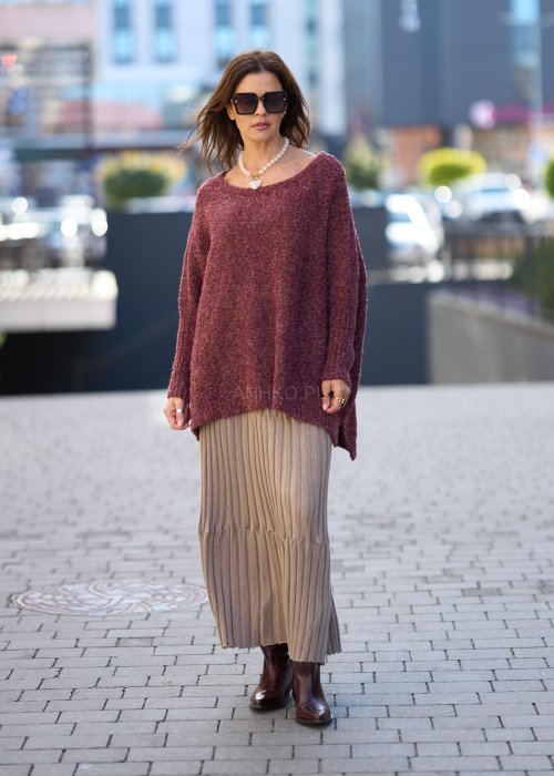 Beżowa długa spódnica dzianinowa z pionowymi plisami i wiązaniem w pasie, w stylu eleganckiego casualu