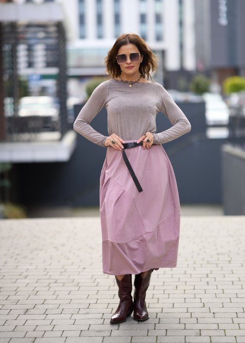 Beżowa bluzka z długim rękawem z delikatnej dzianiny o dopasowanym kroju, w stylu casualowym