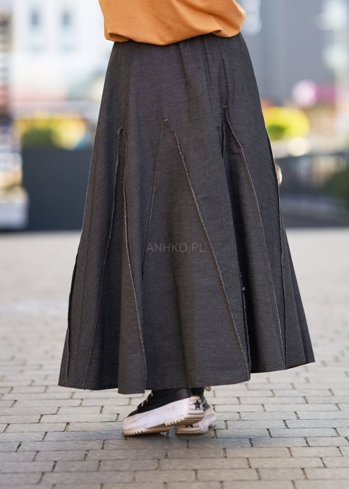 Długa, grafitowa spódnica o rozkloszowanym kroju z elastycznym pasem