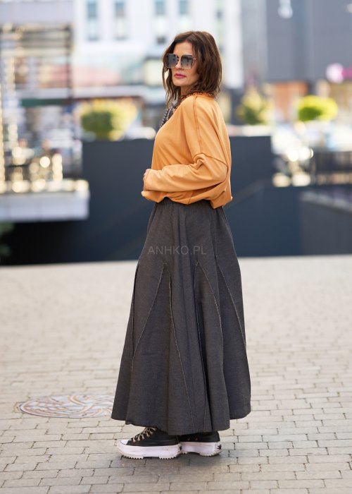 Długa, grafitowa spódnica o rozkloszowanym kroju z elastycznym pasem