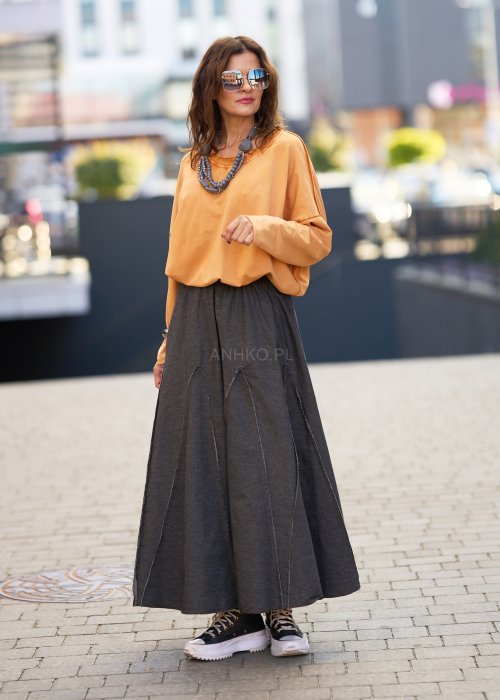 Długa, grafitowa spódnica o rozkloszowanym kroju z elastycznym pasem
