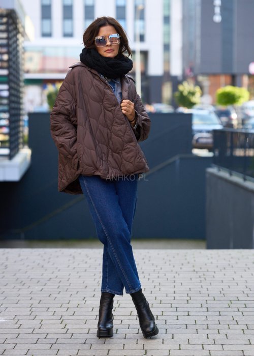 Pikowana kurtka damska w brązowym kolorze .jpg