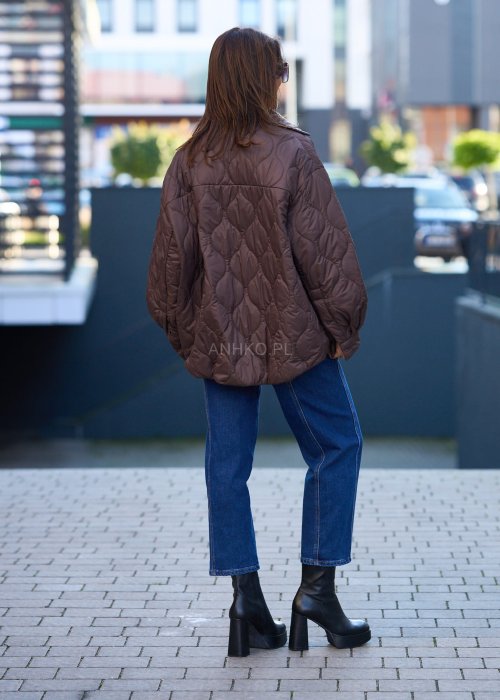 Pikowana kurtka damska w brązowym kolorze 15.jpg