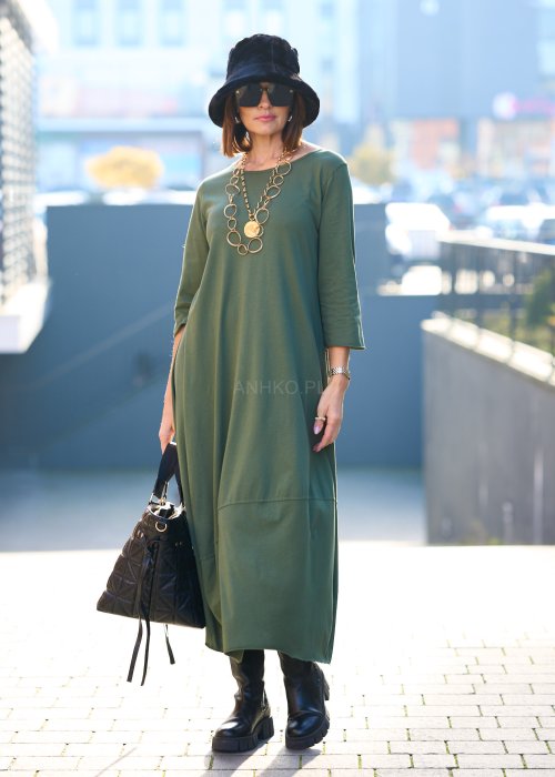 czarnym kapeluszu bucket