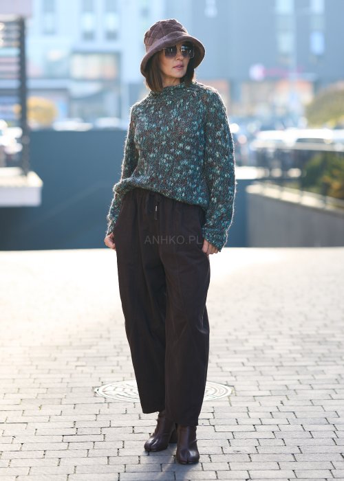 pikowanym kapeluszu bucket