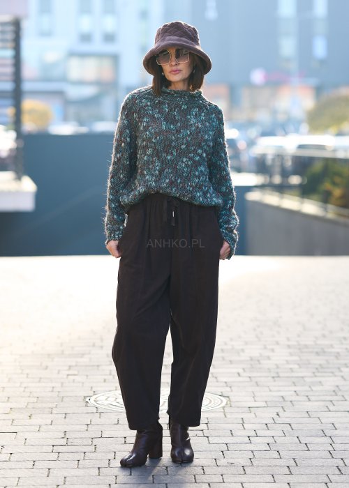 pikowanym kapeluszu bucket