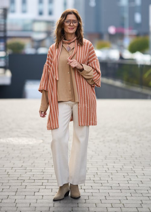 Pomarańczowe kimono damskie w paski z szerokimi rękawami, lekkie narzutka w stylu boho