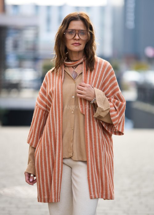 Pomarańczowe kimono damskie w paski z szerokimi rękawami, lekkie narzutka w stylu boho