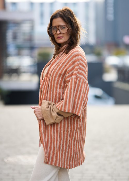 Pomarańczowe kimono damskie w paski z szerokimi rękawami, lekkie narzutka w stylu boho