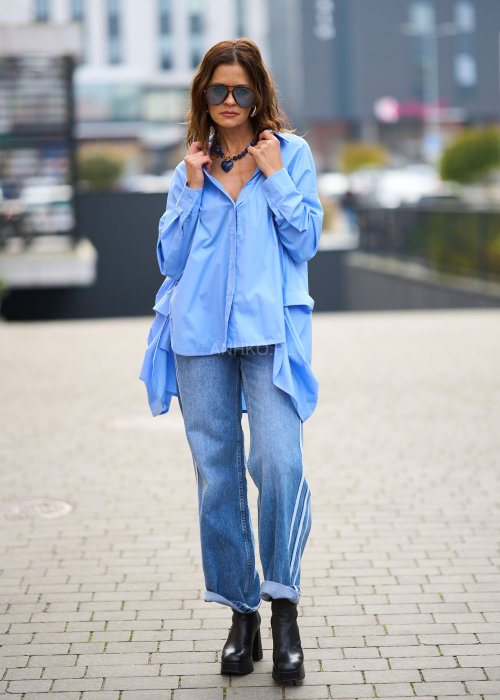 Bawełniana Koszula Damska Night Niebieska gładka oversize z przedłużanym tyłem i długimi rękawami