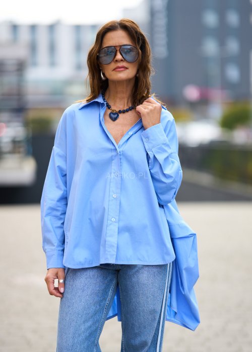 Bawełniana Koszula Damska Night Niebieska gładka oversize z przedłużanym tyłem i długimi rękawami