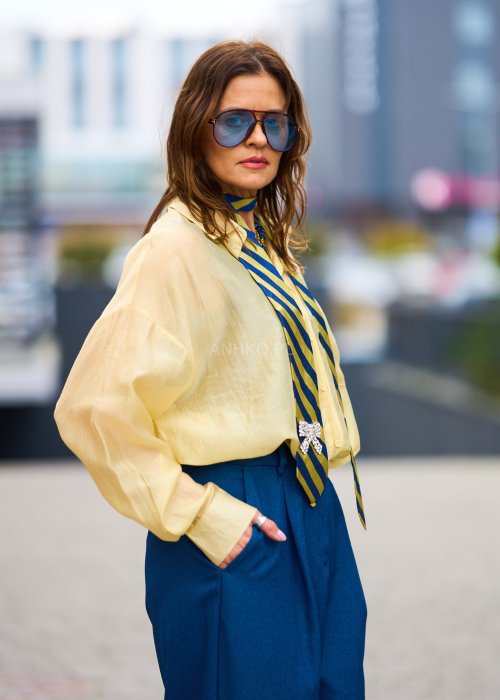 Lekka koszula damska Oversize Princess pastelowy żółty oversize z kołnierzykiem i długim rękawem