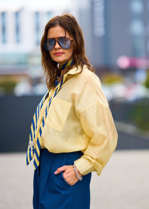 Lekka koszula damska Oversize Princess pastelowy żółty oversize z kołnierzykiem i długim rękawem