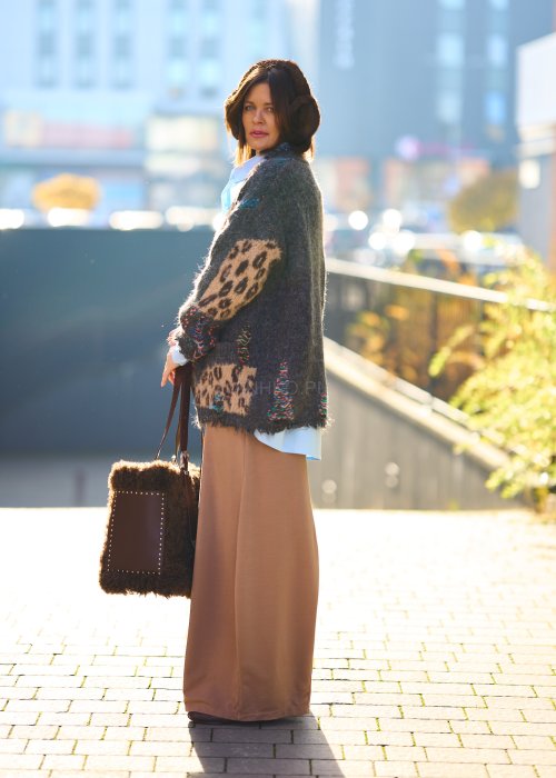 Miękkie dzianinowe spodnie damskie Villan Mor jednolite karmelowe w szerokim kroju palazzo z wysokim stanem