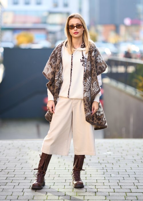 Beżowe spodnie culottes z wysokim stanem