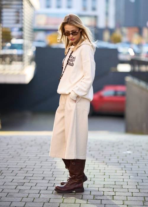 Beżowe spodnie culottes z wysokim stanem