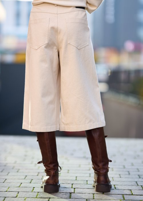 Beżowe spodnie culottes z wysokim stanem