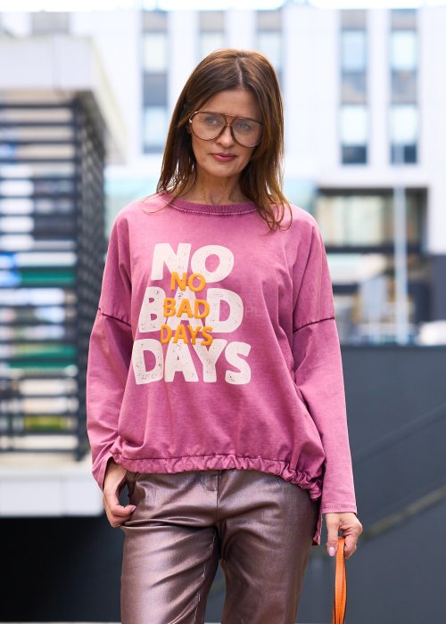 różowa bluza damska oversize z napisem „No Bad Days”, bawełniana, z luźnym krojem i ściągaczem