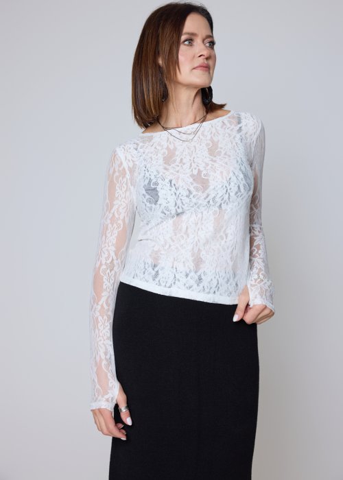 Koronkowa  damska bluzka biała o transparentnym, dopasowanym fasonie z długimi rękawami