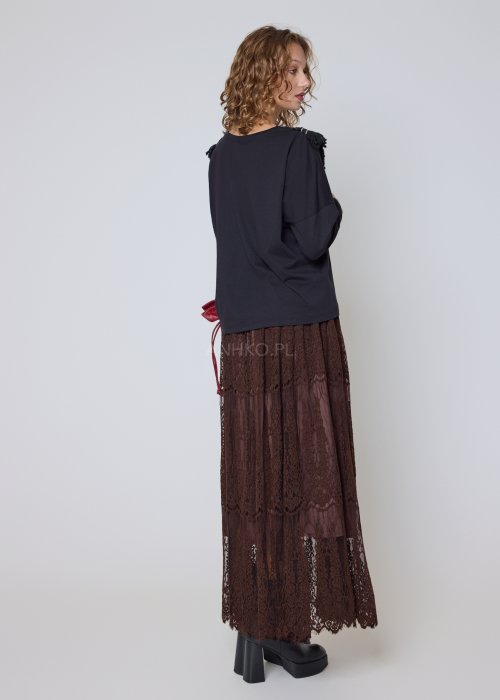 Dzianinowa bluzka czarna z boho aplikacją i frędzlami o luźnym, komfortowym fasonie