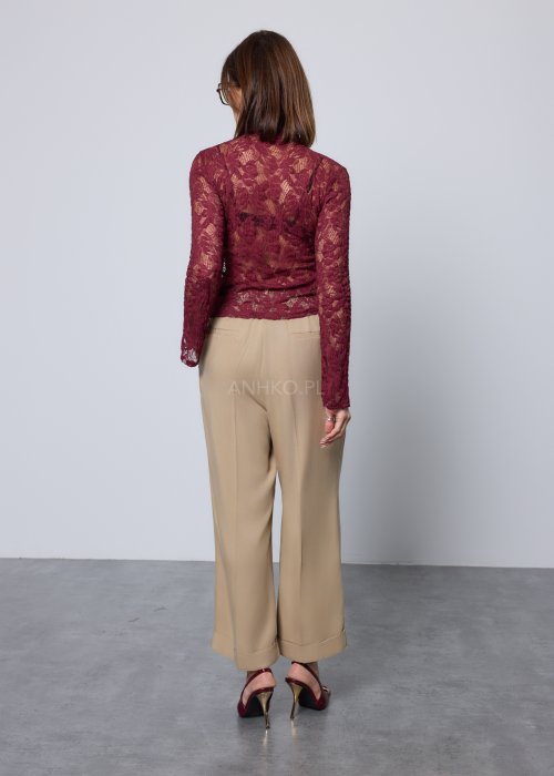 Bordowa, koronkowa bluzka z długim rękawem i stójką