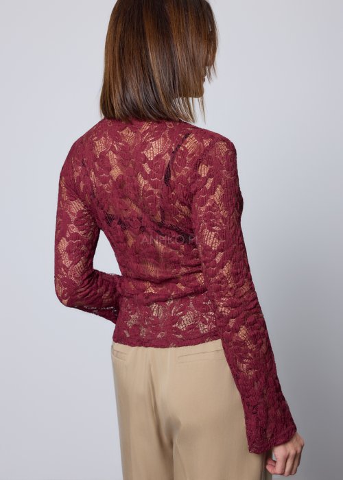 Bordowa, koronkowa bluzka z długim rękawem i stójką
