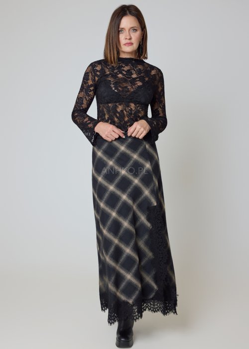 Koronkowa bluzka czarna ażurowa z długim rękawem i dopasowanym krojem