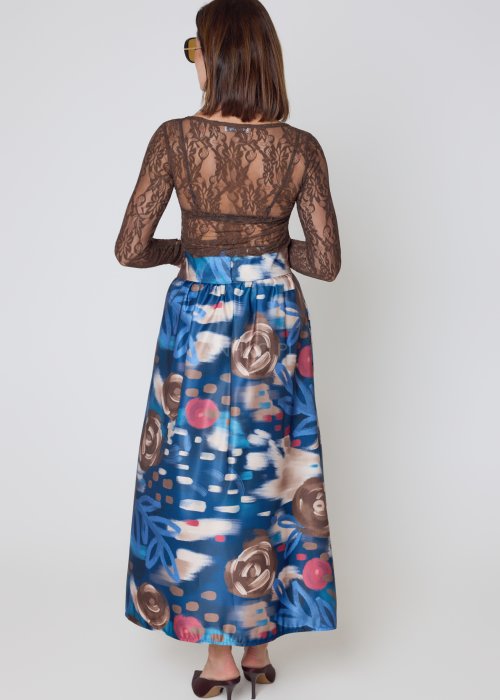 Korzonkowa bluzka brązowa, dopasowany fason z długim rękawem.