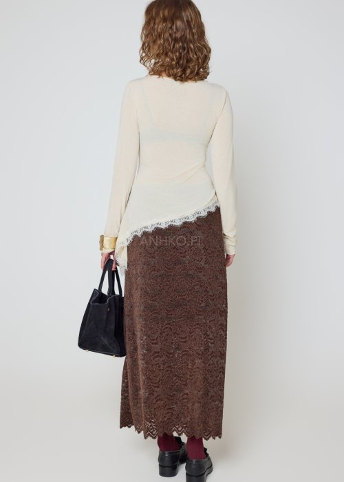 Dzianinowa bluzka ecru z koronkowym wykończeniem asymetryczna.