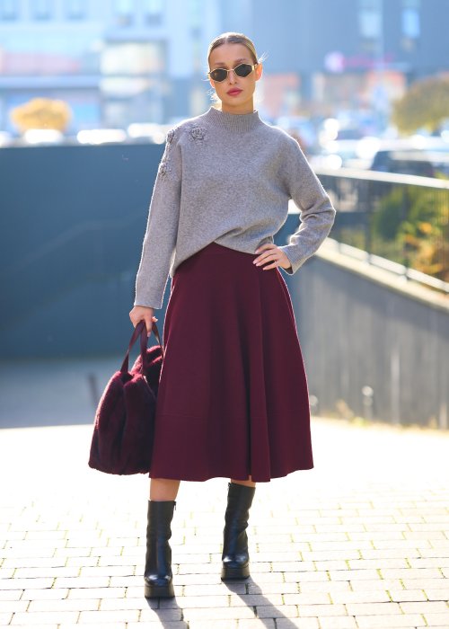 Spódnica bordowa o rozkloszowanym, midi kroju