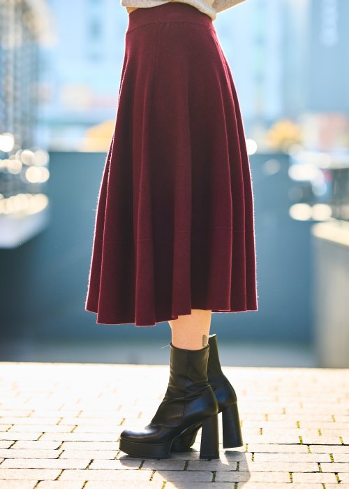 Spódnica bordowa o rozkloszowanym, midi kroju