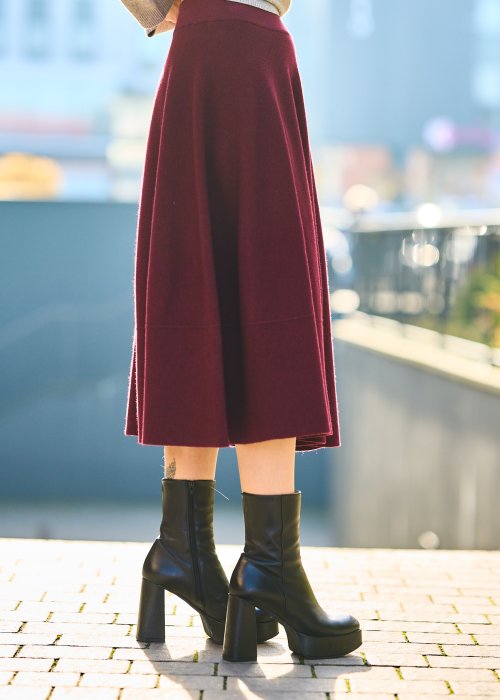 Spódnica bordowa o rozkloszowanym, midi kroju