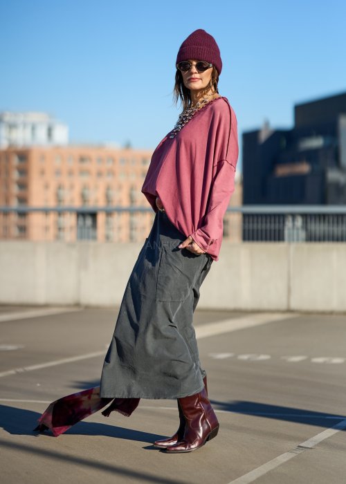 Długa ciemnoszara spódnica z bawełny o rozkloszowanym kroju w stylu casual z naszytą kieszenią