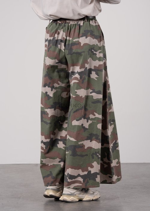 Szerokie spodnie w stylu wide leg z motywem moro