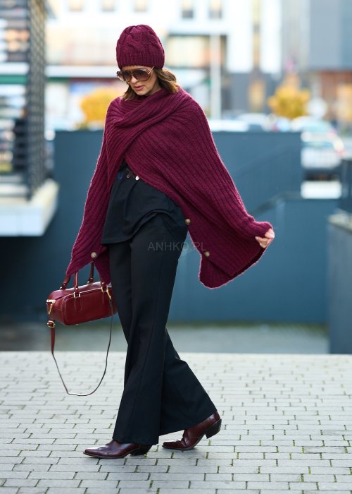 Czarne eleganckie spodnie z rozszerzanymi nogawkami