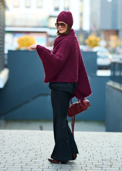 Czarne eleganckie spodnie z rozszerzanymi nogawkami