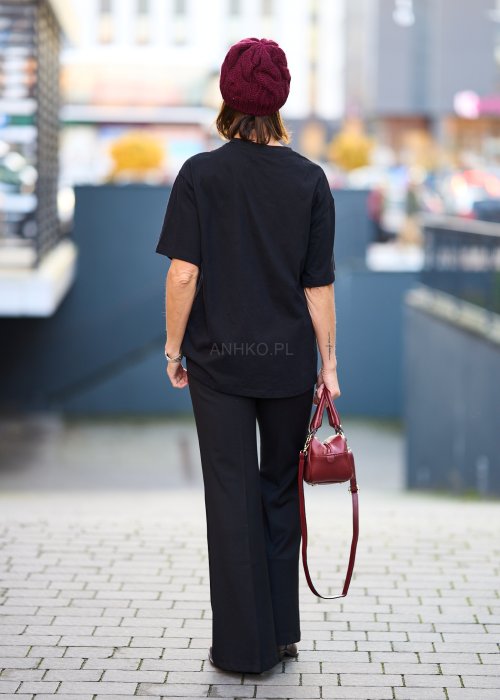 Czarne eleganckie spodnie z rozszerzanymi nogawkami