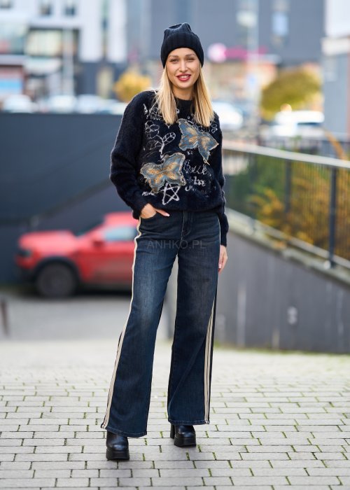 Ciepły czarny sweter damski z motywem motyli, miękki puszysty materiał, styl streetwear