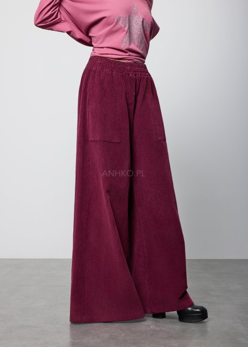 Bordowe, szerokie spodnie z miękkiego sztruksu z elastyczną talią i naszywanymi kieszeniami