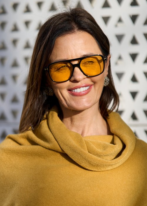 tinki-okulary-przeciwsloneczne-zolte-soczewki-czarne