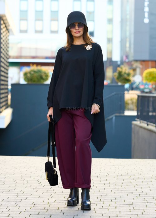 czarna tunika damska oversize o asymetrycznym kroju z długim rękawem, elegancka moda miejska