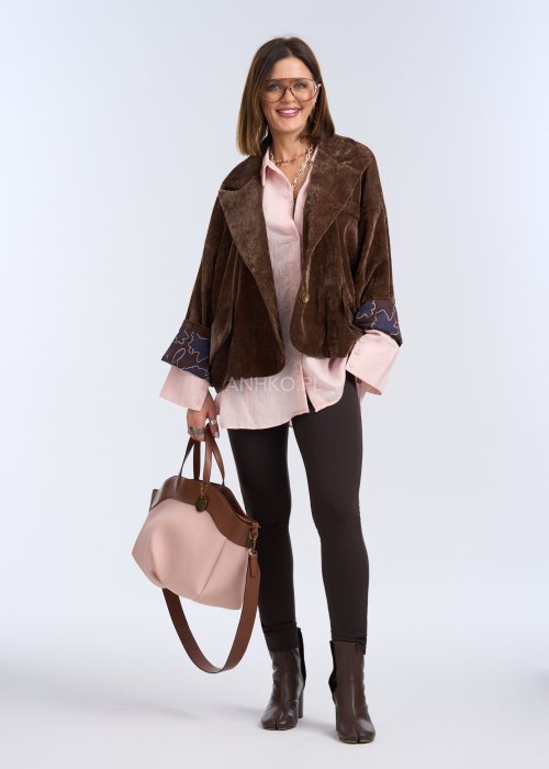 Różowa koszula damska z lnu, oversize z kołnierzykiem i długim rękawem, lekka tkanina w stylu casual